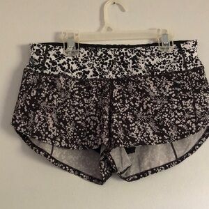 LULULEMON Black & white shorts, size 4